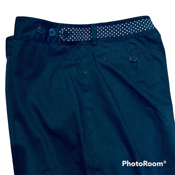 Anne Klein black stretch bermuda shorts with polka dot belt - Picture 2 of 6